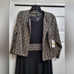 Jessica Howard 2 piece size 14 long dress. Two tone black and tan